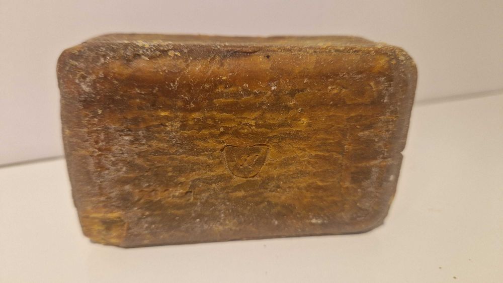 Zestaw szarych mydeł z PRL.