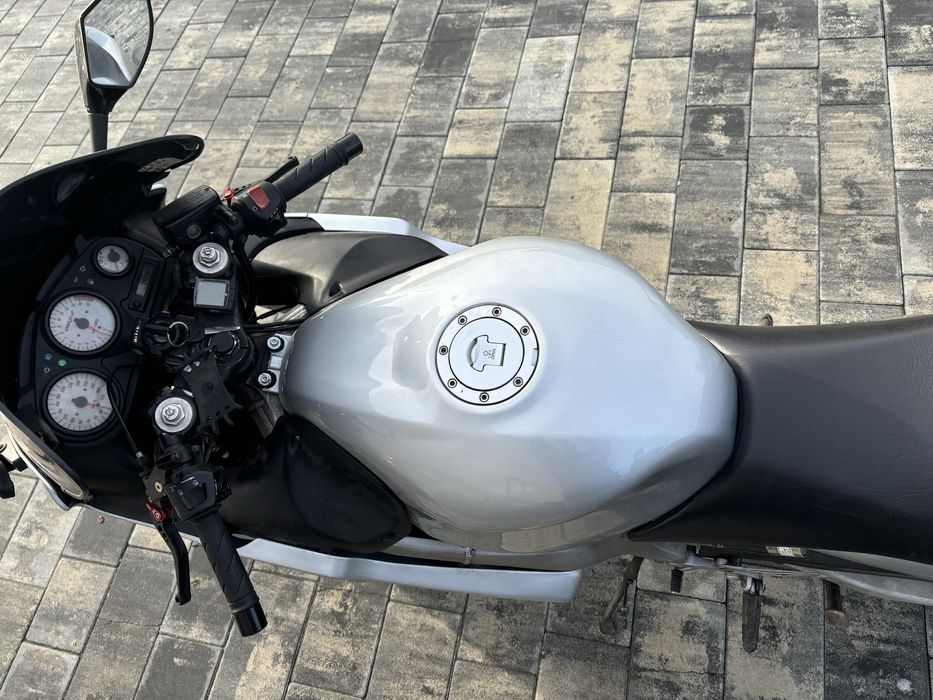 Honda cbr f4 600f 2001r zadbana