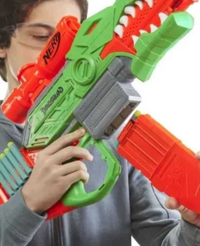 Nerf Dinosquad, Rex Rampage, wyrzutnia i 20 strzałek