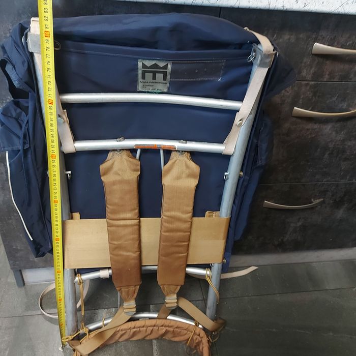 Duży plecak turystyczny / wyprawowy na aluminiowym stelażu.