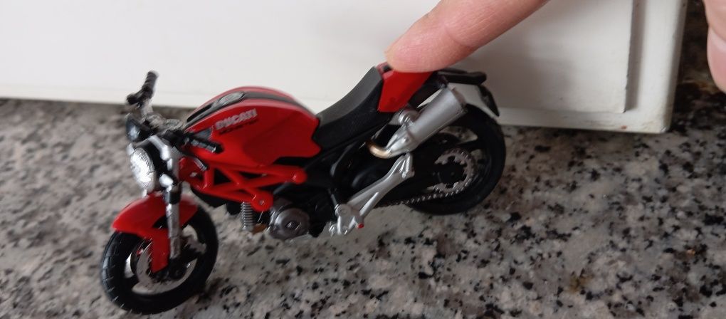 Mota coleção ducati