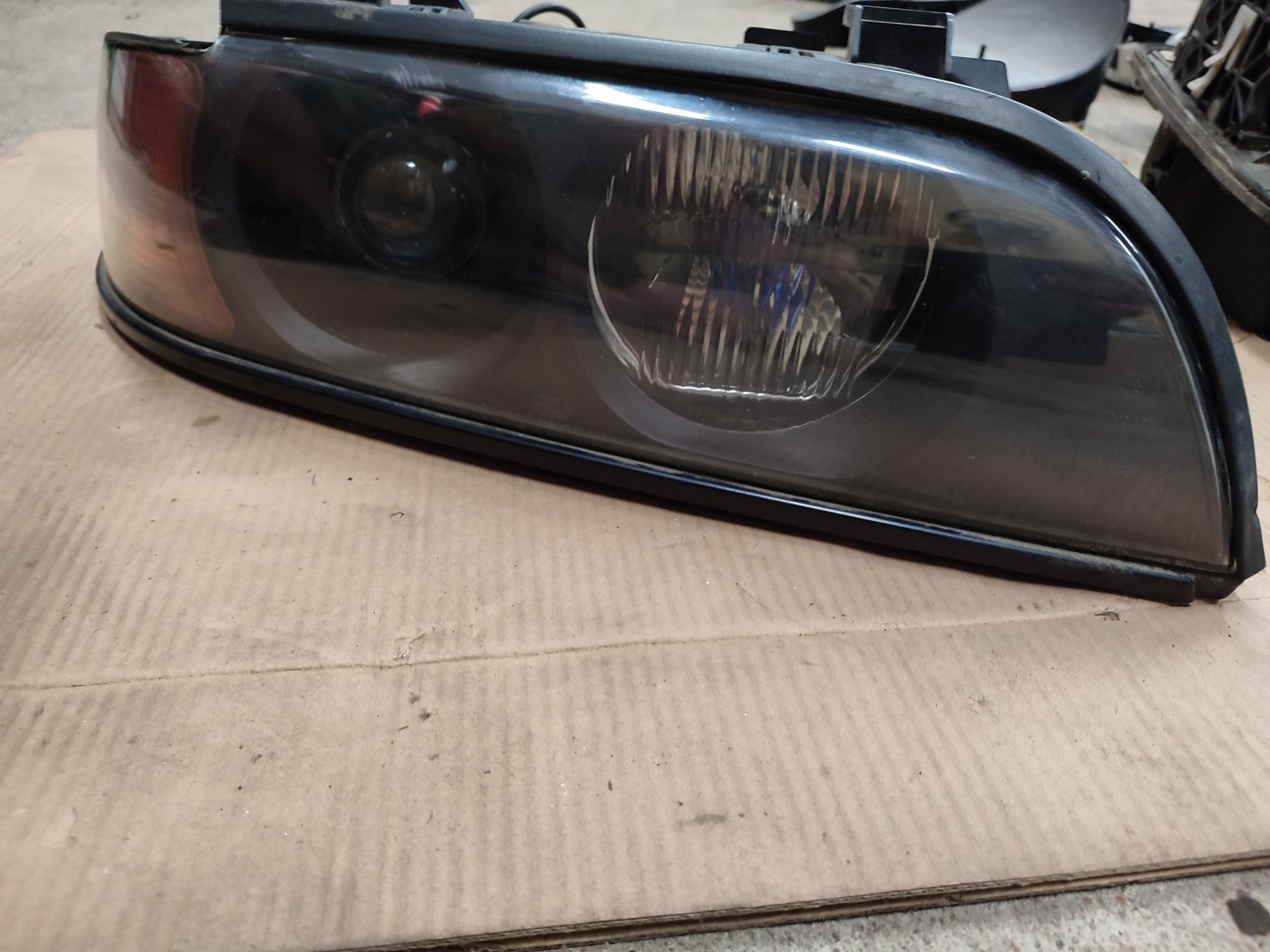 Lampa prawa prawy przód BMW E39