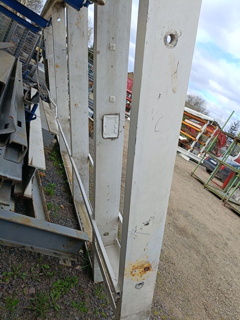 Pylon stend kładka konstrukcja pomost