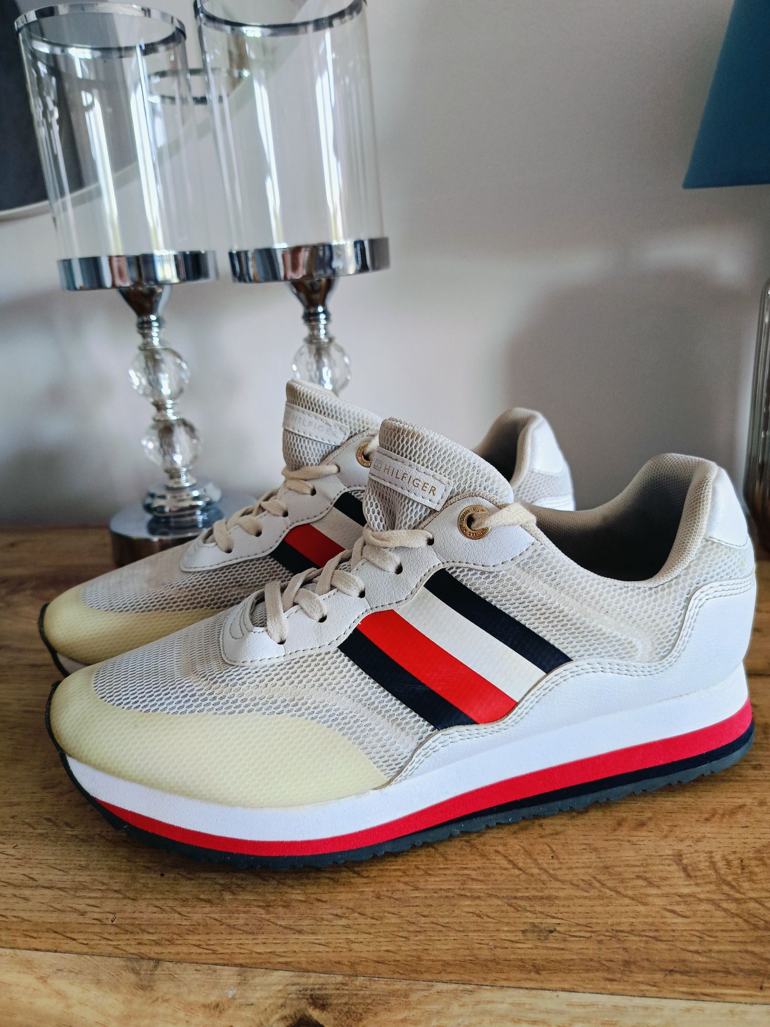 Buty Tommy Hilfiger 41 białe sneakersy