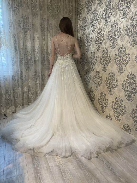 Весільна сукня продам