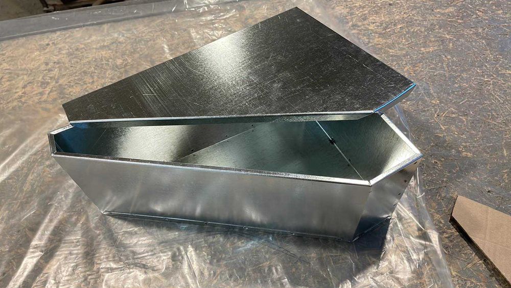 Бокс для аккумуляторов на велосипед