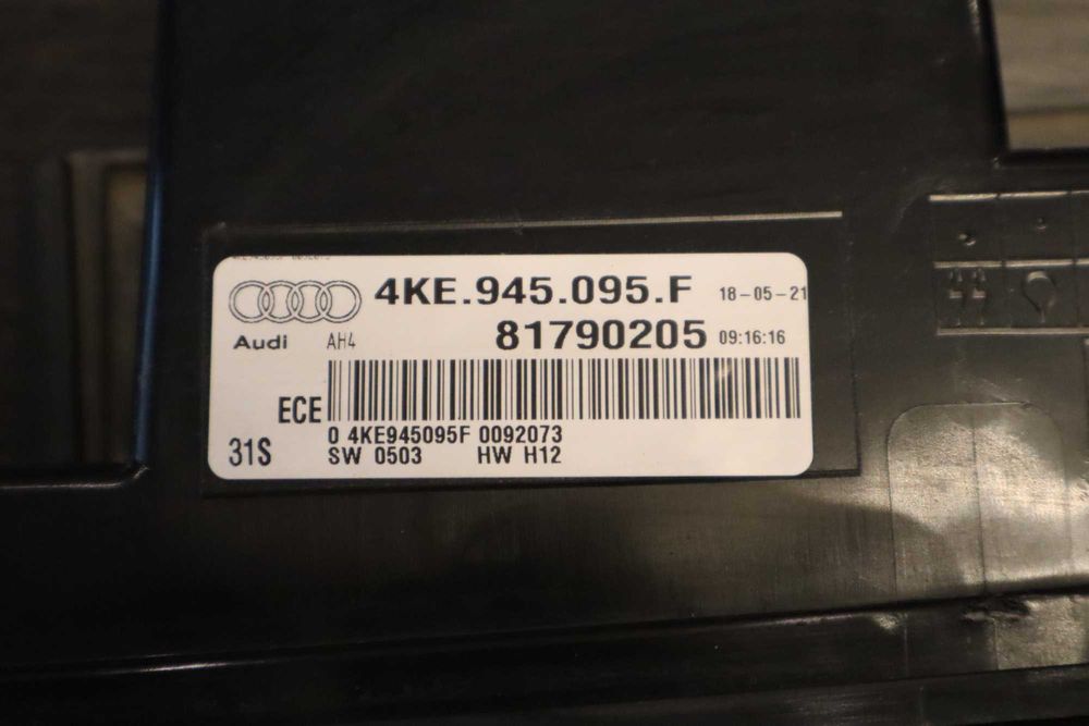Задній фонарь Audi E-tron (ауді єтрон) Європа 4ke945095F