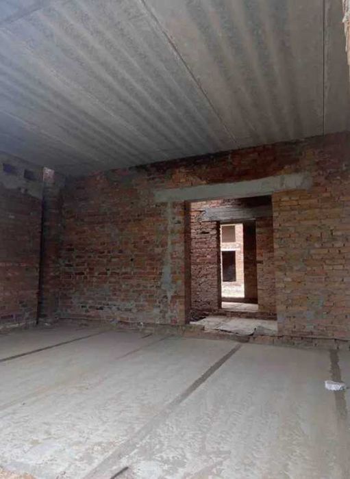 Продам з наповненням 4х к. таунхаус 104 кв.м. з власним підвалом.