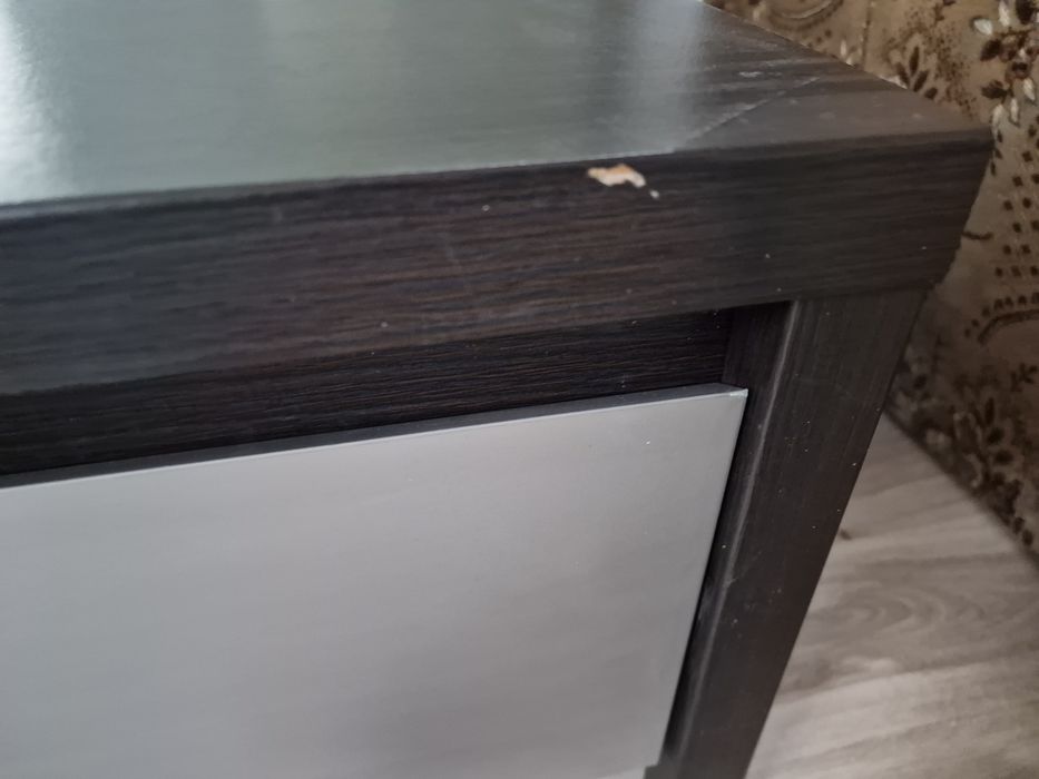 Szafka RTV 140x55x35 – Wenge / Szary Połysk – Dobry Stan