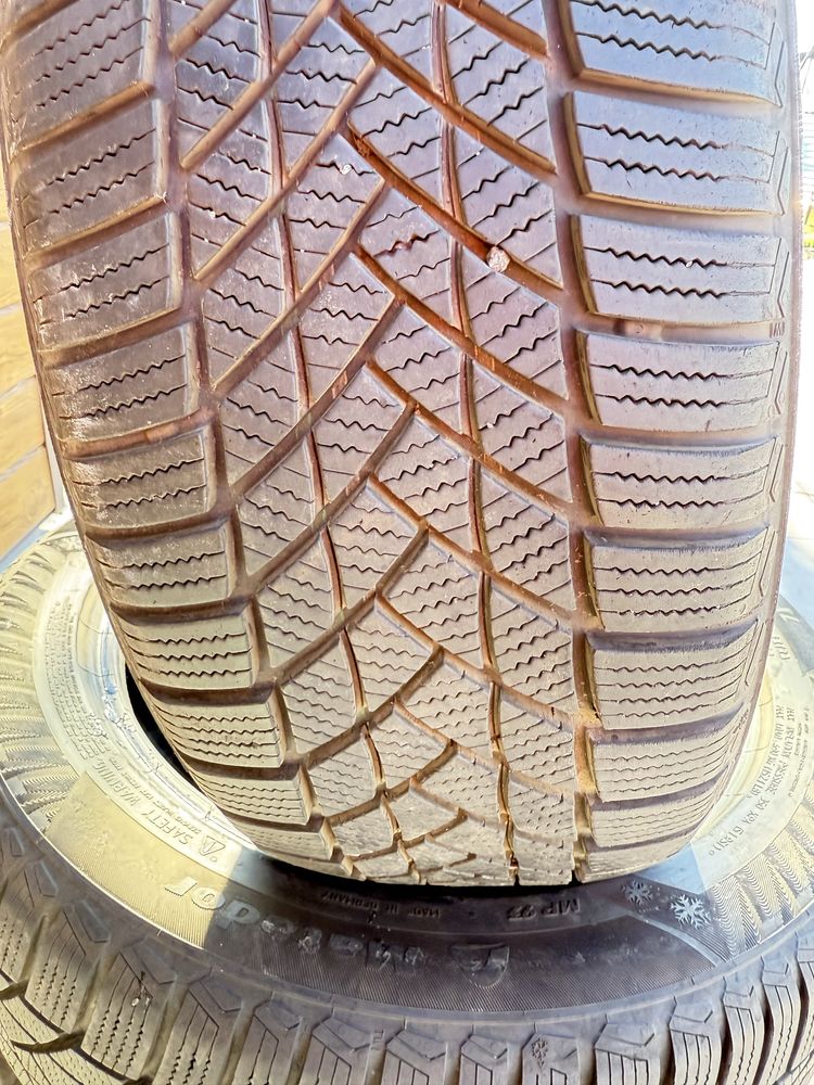 Продам комплект резини 205/55 R17