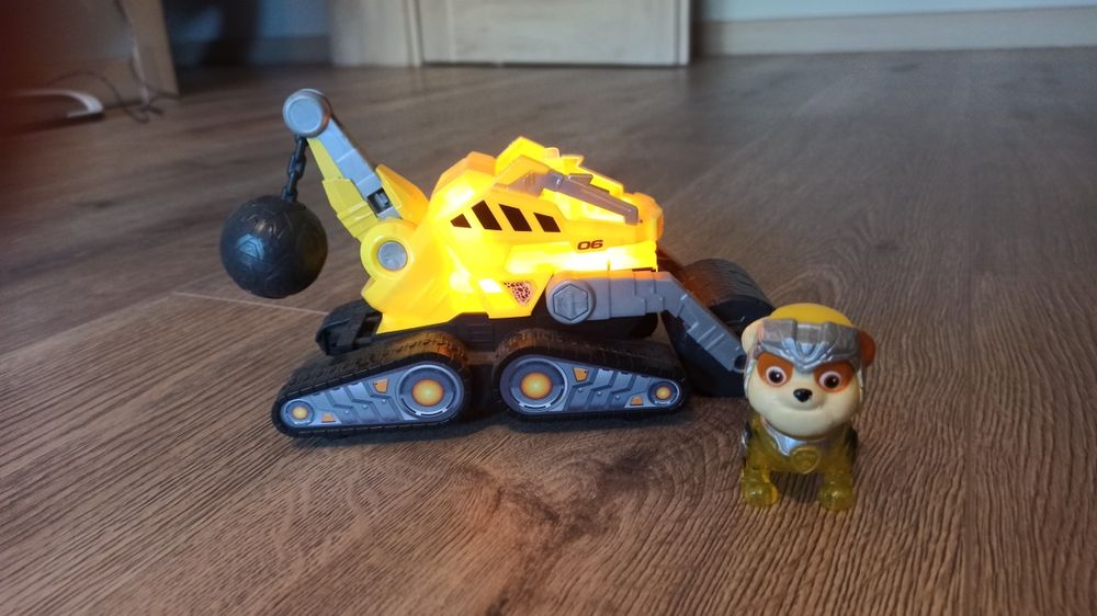 Pojaz psi patrol Rubble z seri Kosmo pieski