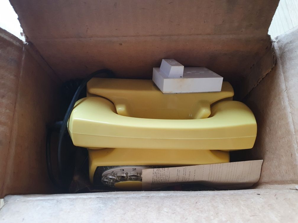 Telefon stacjonarny Telkom RWT w kolorze żółtym (st.idealny)