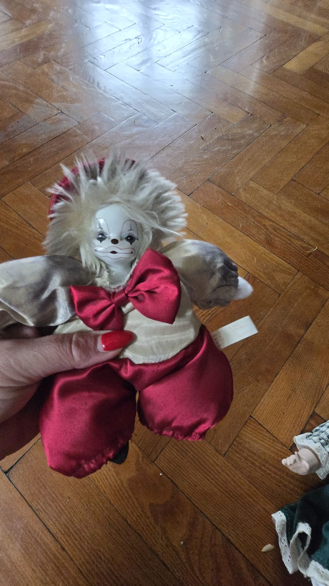 Porcelanowy klaun maly.
