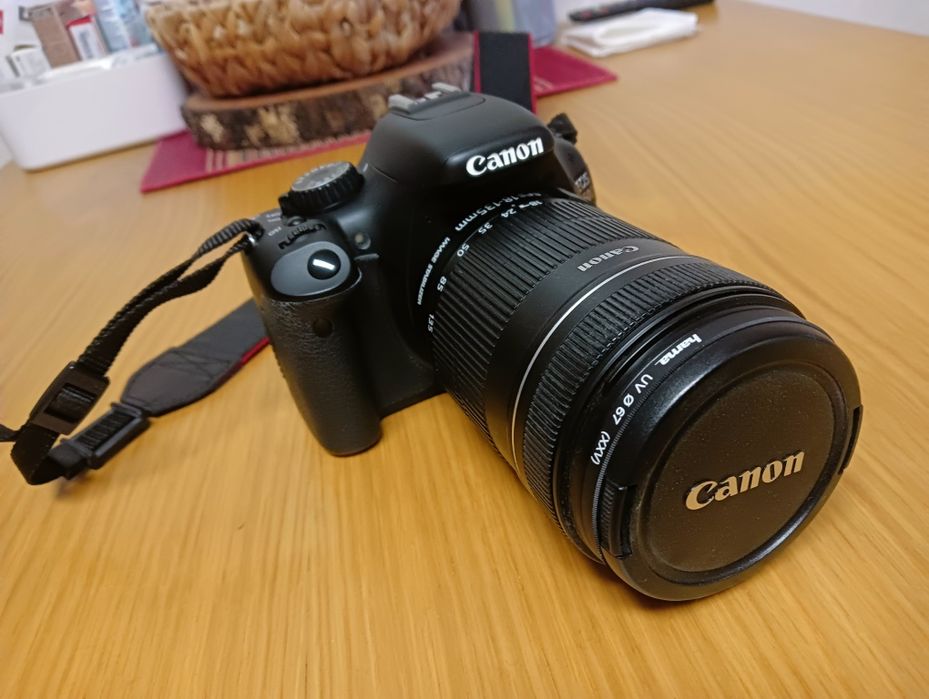 Máquina Fotográfica Canon EOS 550D + Zoom18-135