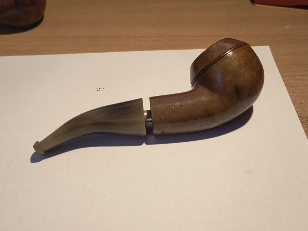 Stara fajka wykonana z wrzośca Bruyere