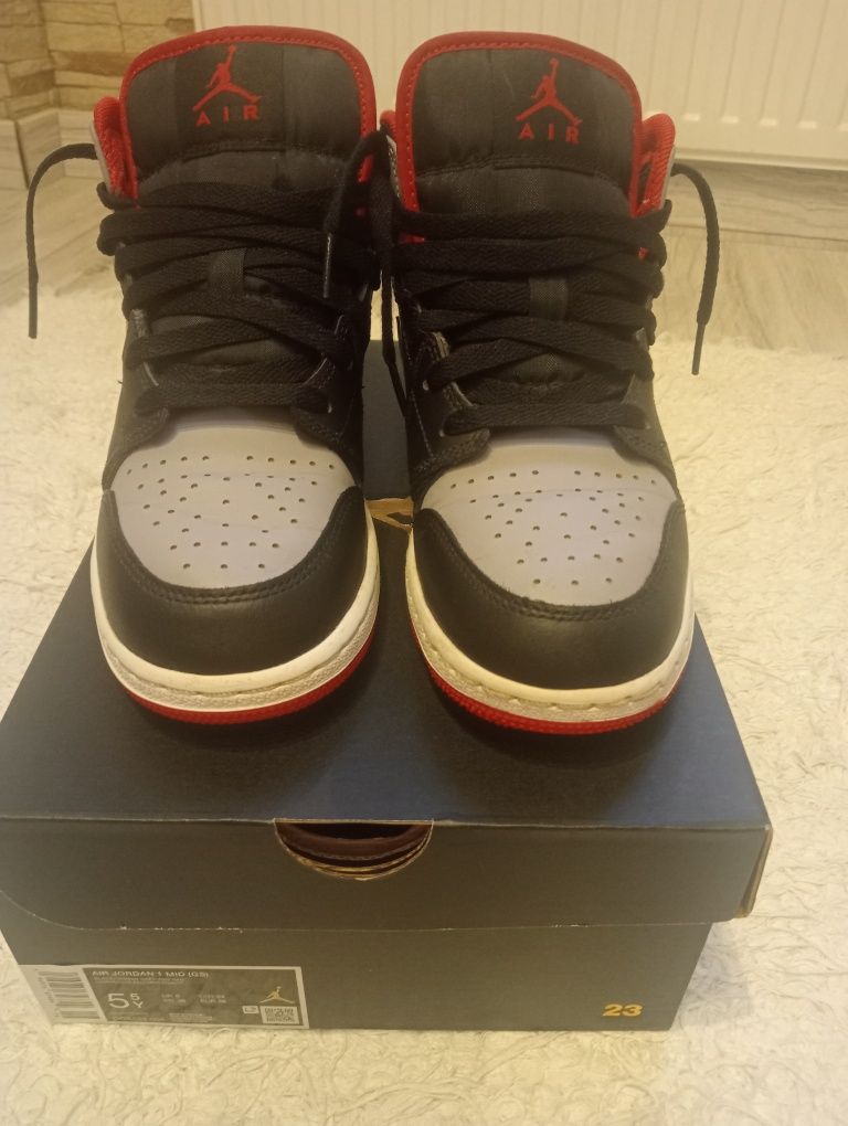 Nike Air Jordan 1 MID roz.38