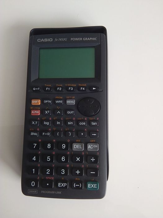 Wielofunkcyjny kalkulator Casio.