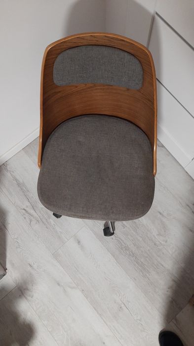 Krzesło biurowe z drewna