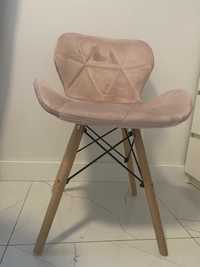 Krzesło pudrowy , różowy kolor