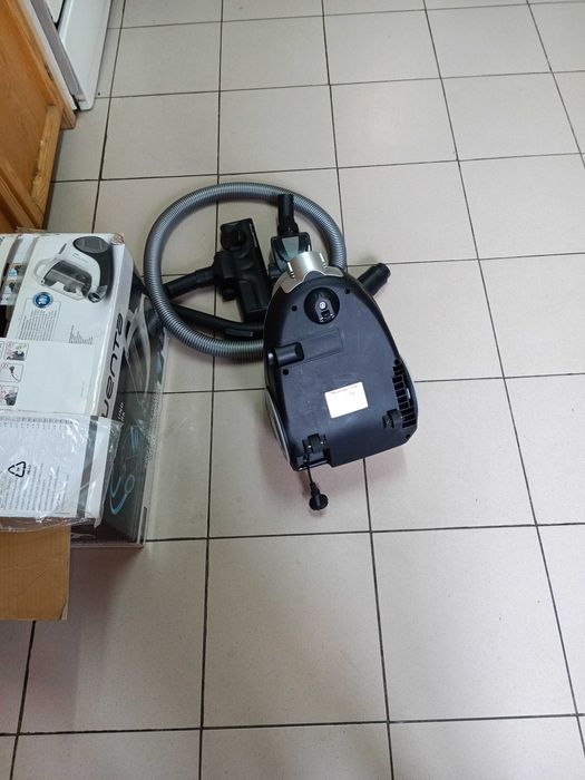 недорого пылесос  Rowenta без мешка (контейнерного типа