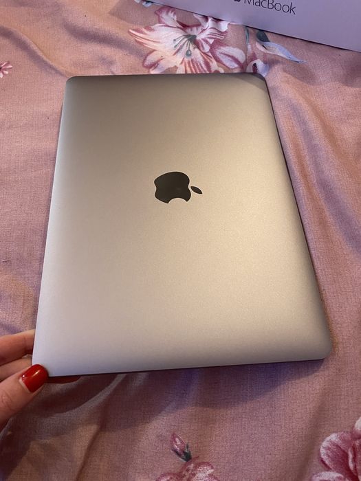 MacBook 12 inch.