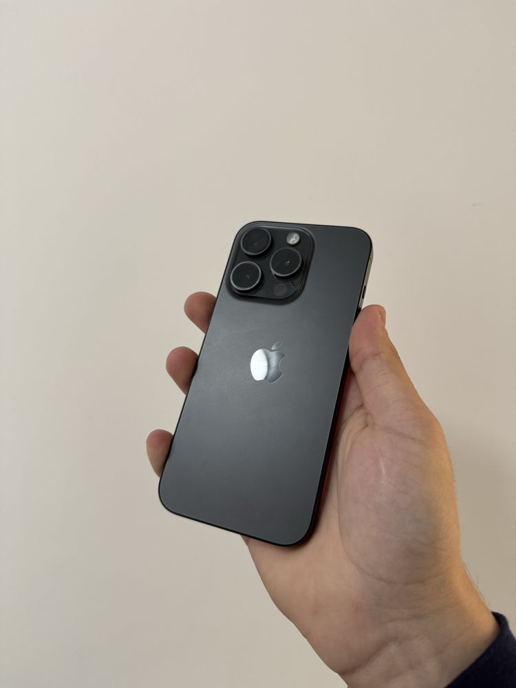 Вживаний Apple iPhone 15 Pro 256gb. ( Black Titanium )