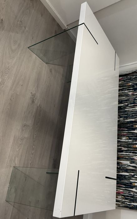 Mesa de sala em muito bom estado