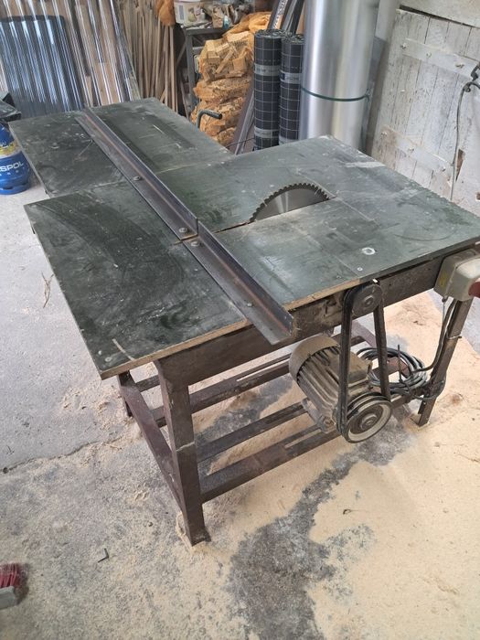 Piła krajzega z wózkiem