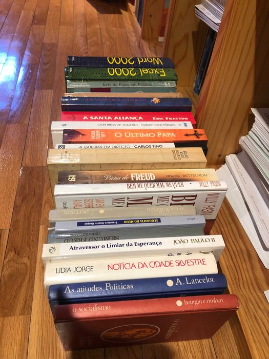 Livros Variados a baixo preço