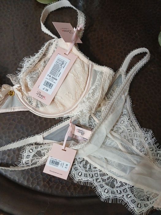 Ніжніший комплект білизниBoux Avenue