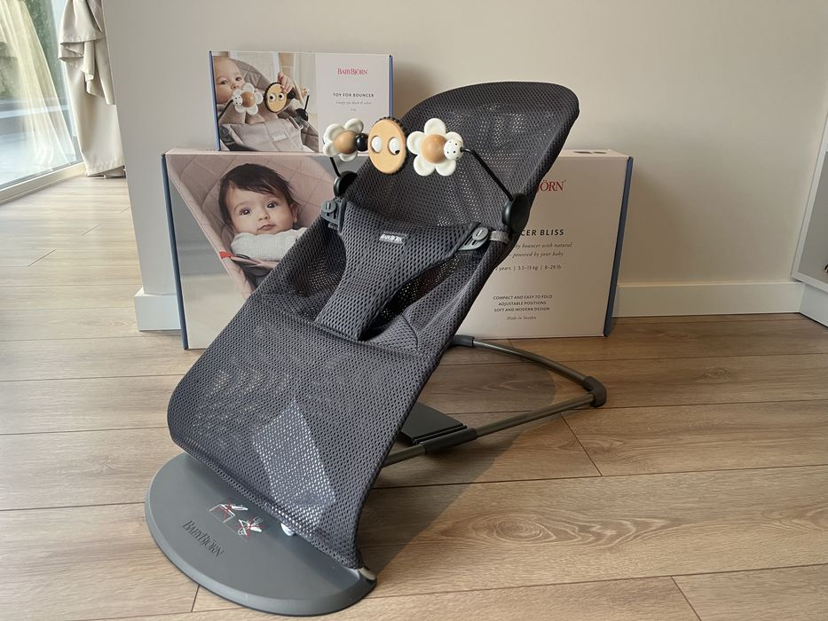 Leżaczek BabyBjorn Bliss Mesh z zabawką Googly Baby Bjorn