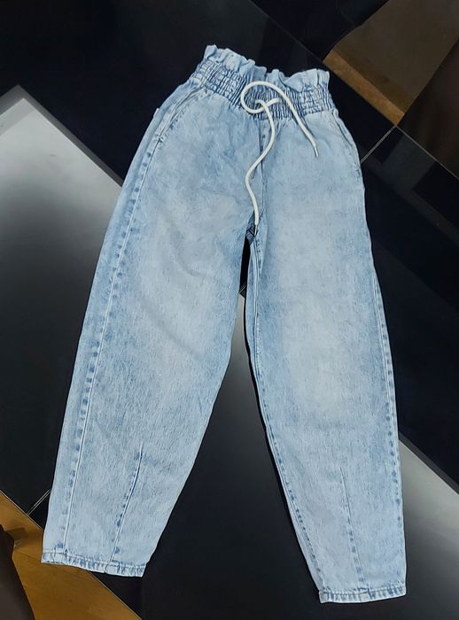 Spodnie jeansowe Bershka e.34