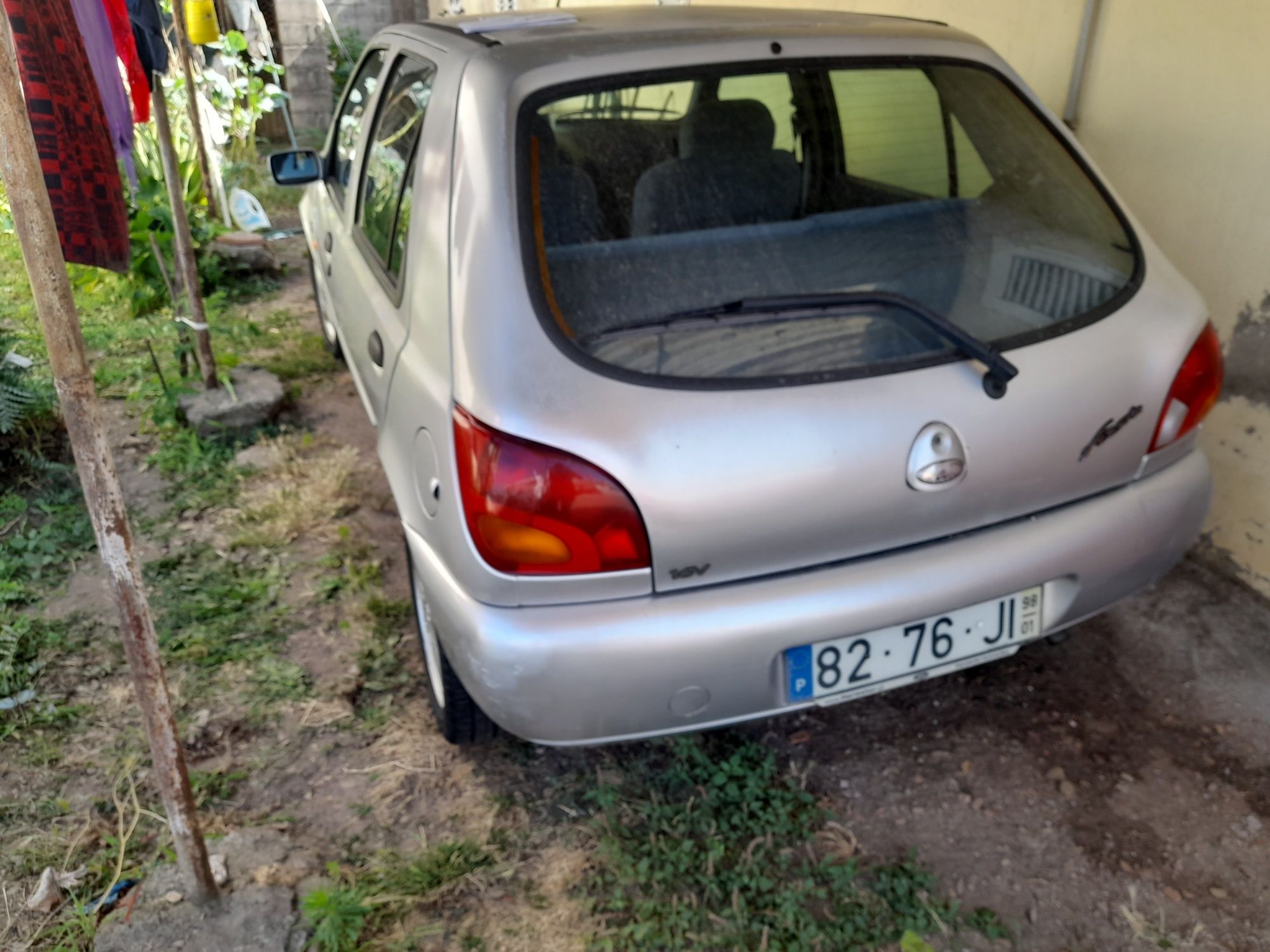 Vendo Ford festa gasolina usado