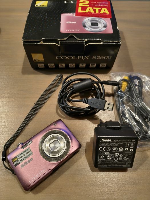 Świetny aparat cyfrowy Nikon Coolpix S2600. Pełen komplet