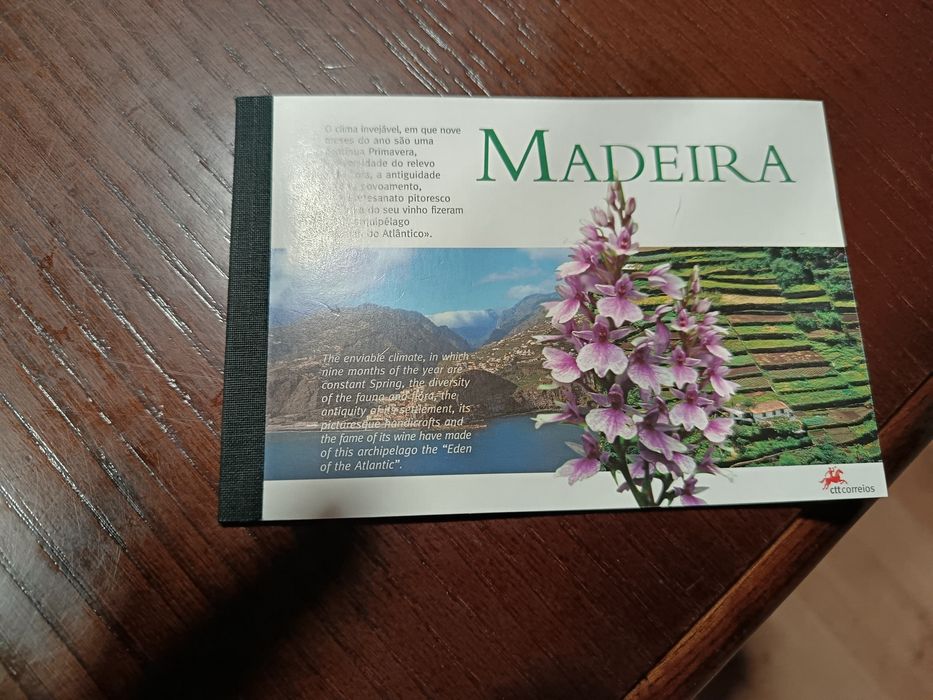 Caderneta com os selos e os blocos