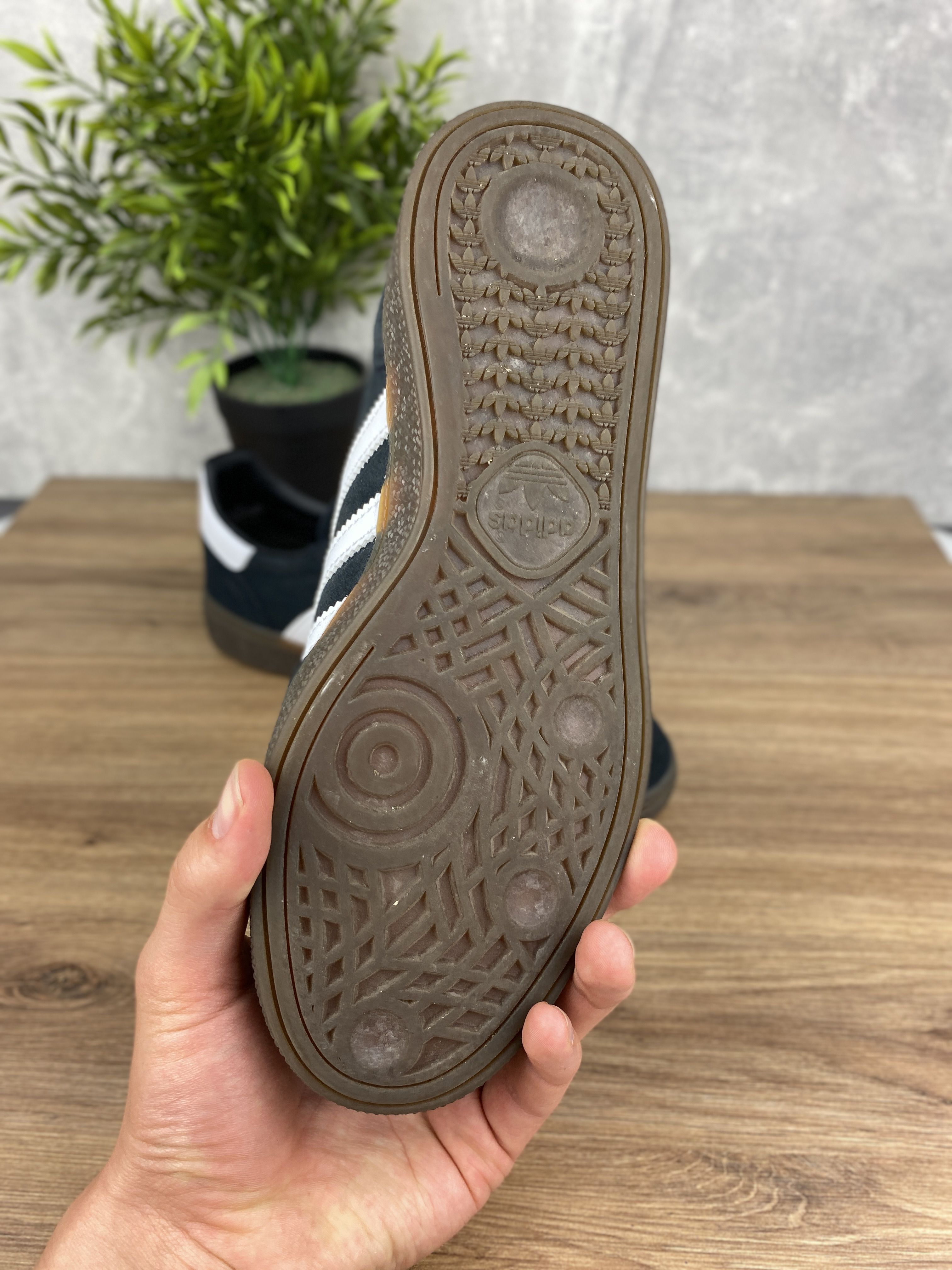 Adidas Handball Spezial r. 38 – czarne sneakersy retro