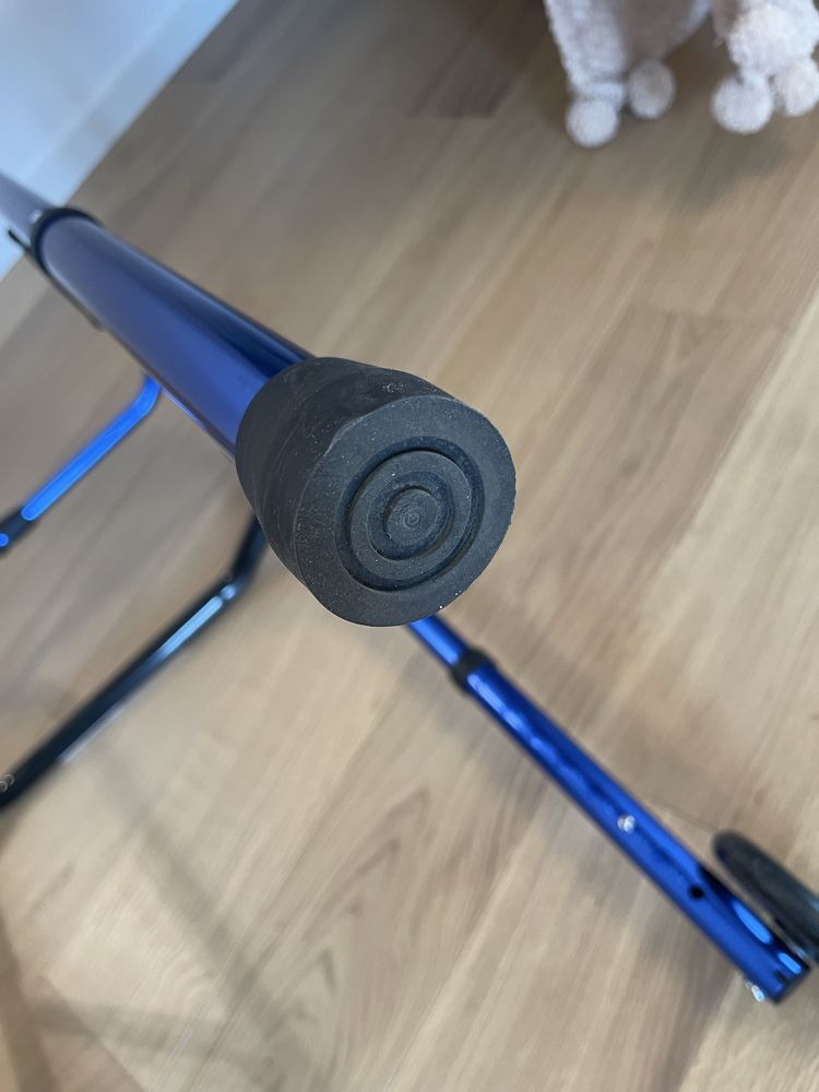 Balkonik aluminiowy prawie nowy