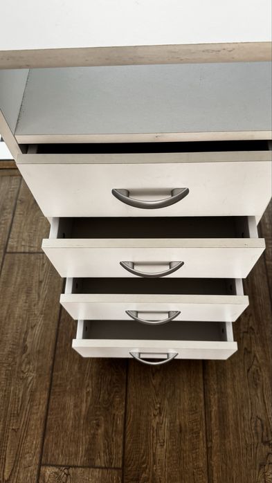 Secretaria com gavetas 110x 50cm