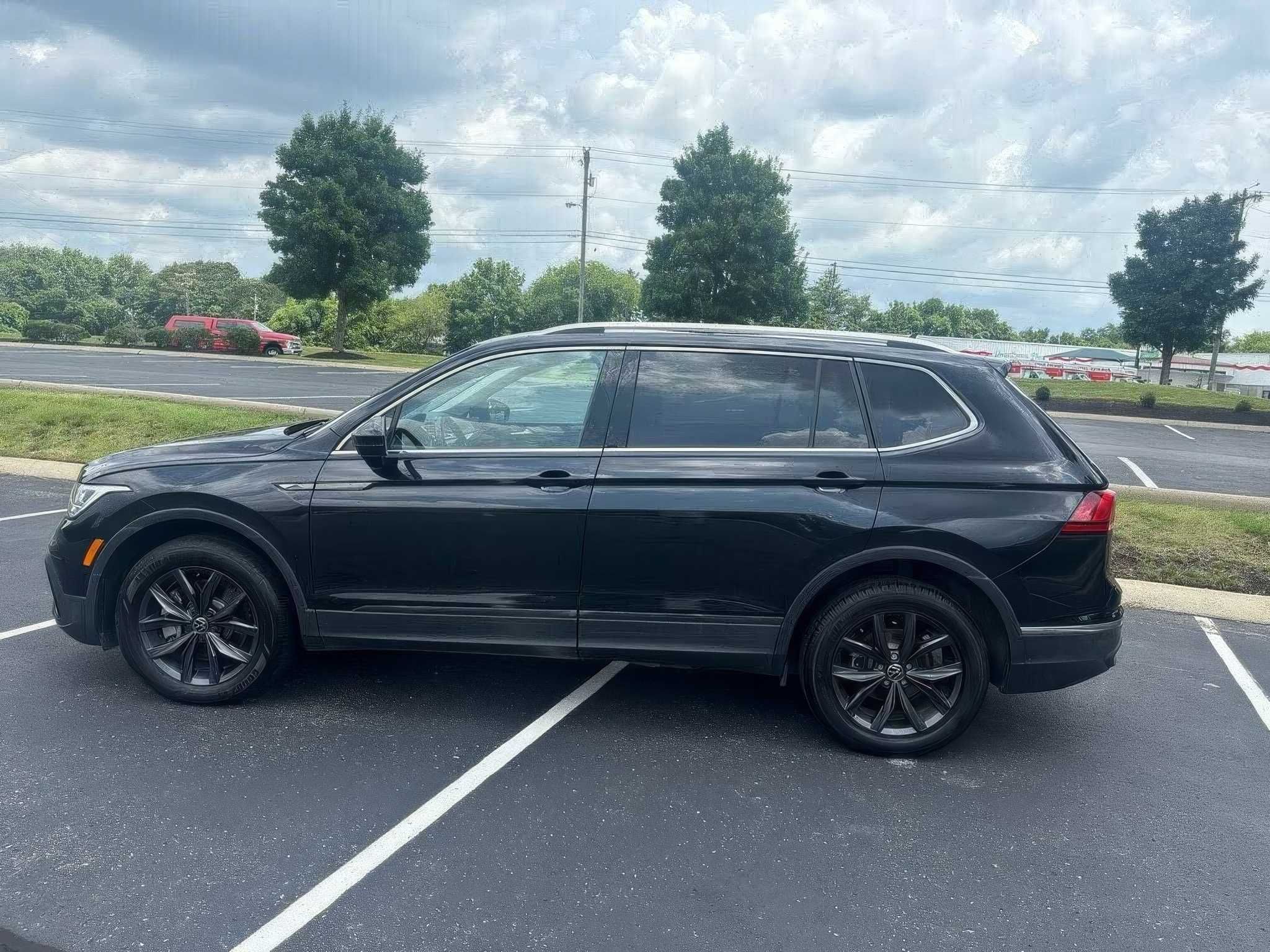 2023 Volkswagen Tiguan SE
