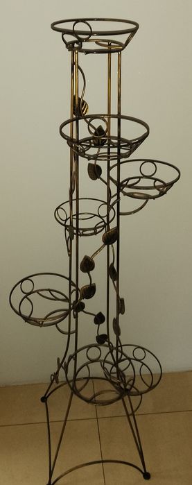 Metalowy stojak na kwiatki