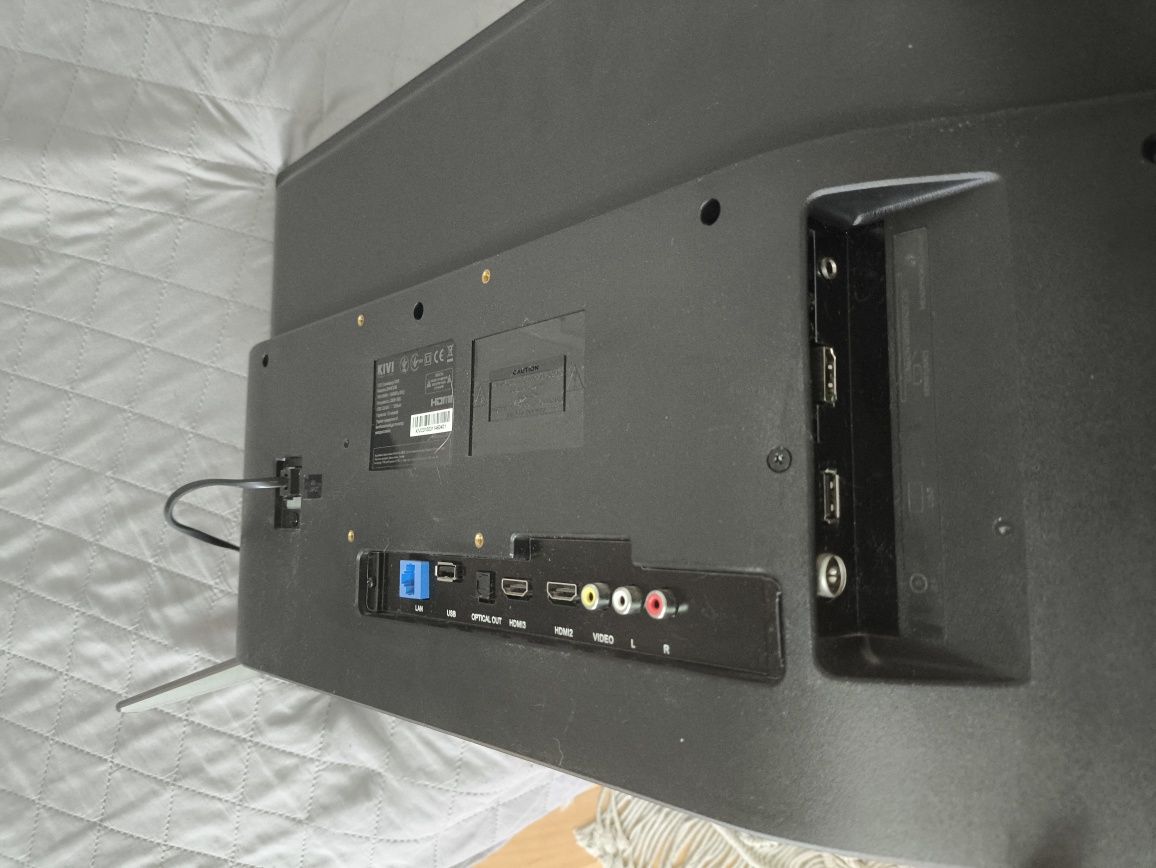 Телевізор KIVI HK30B