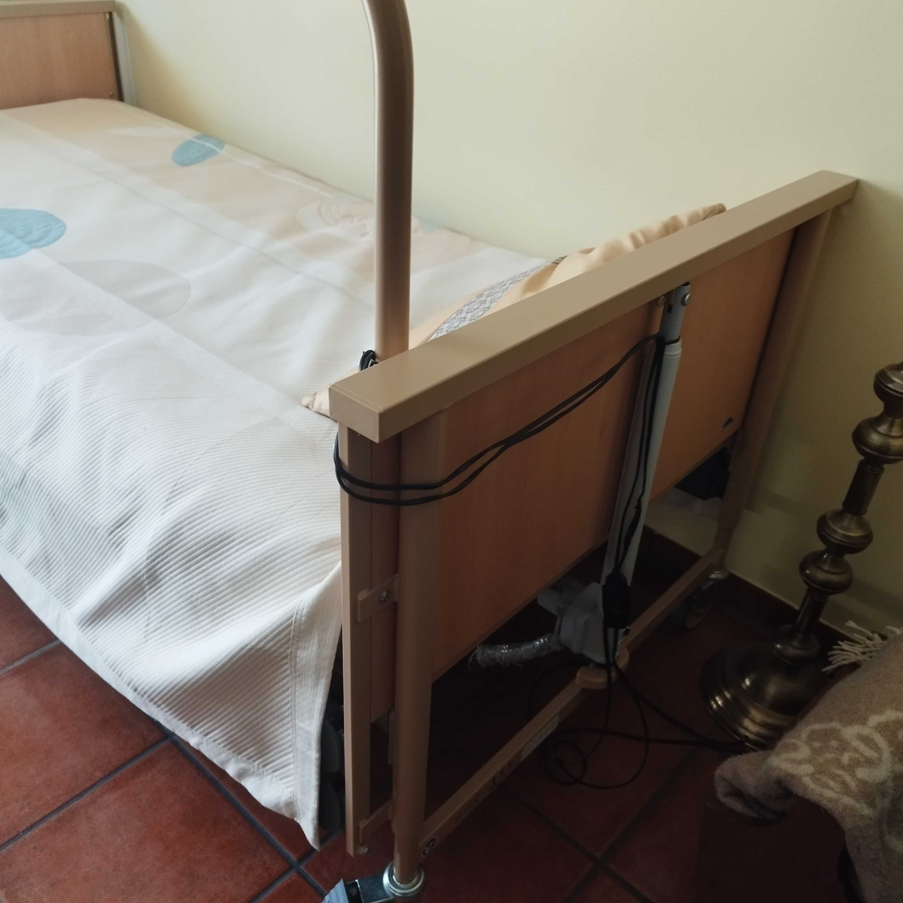 Cama eléctrica hospitalar