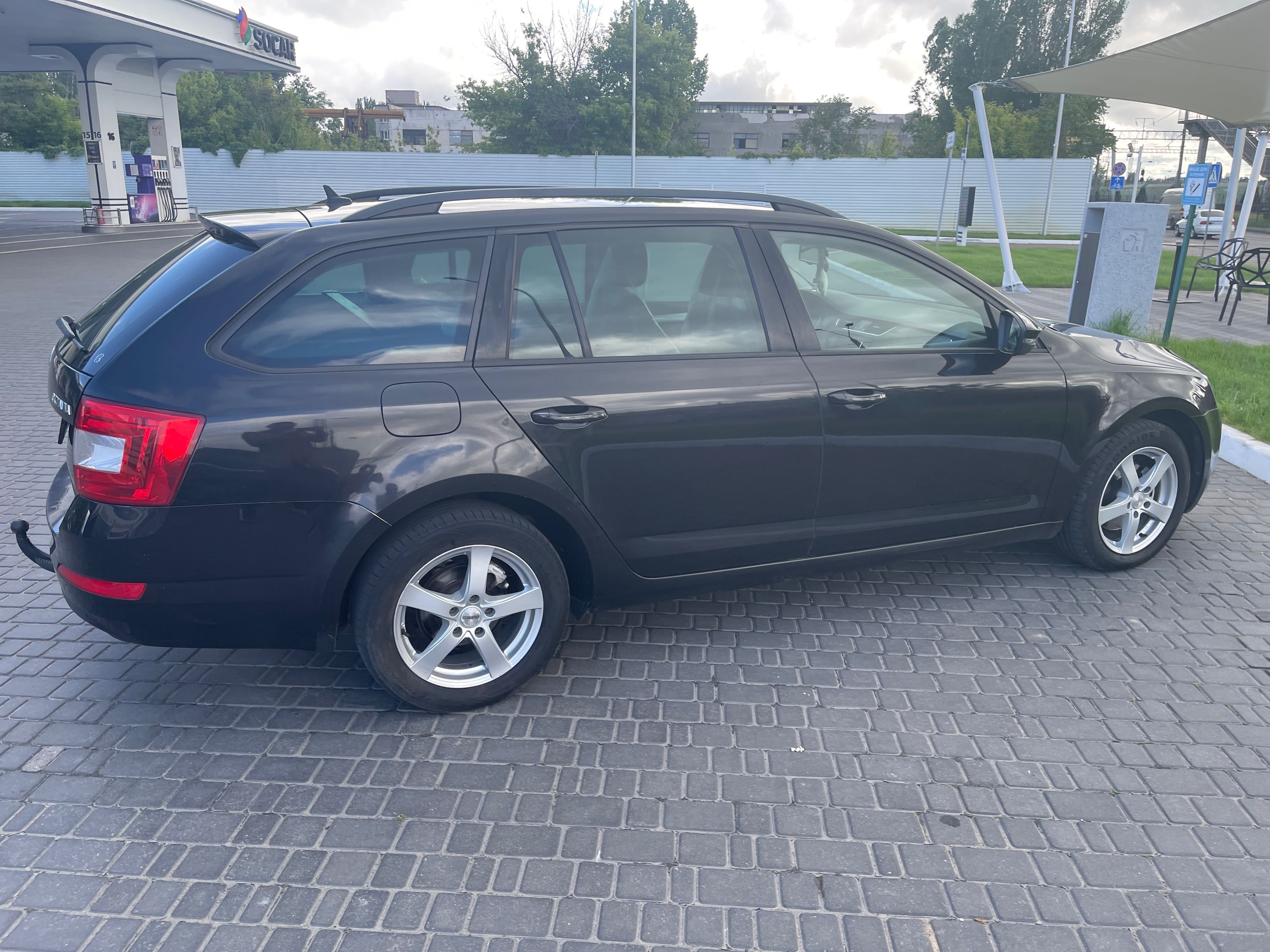 Skoda Octavia A7 universal 2.0 diesel automate