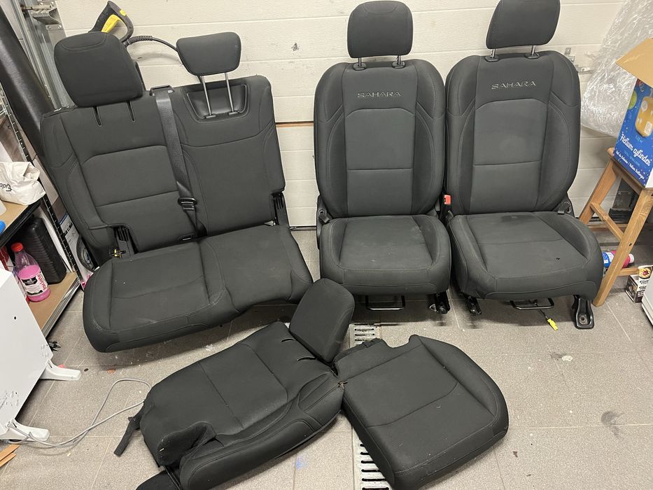 Jeep Wrangler siedzenia