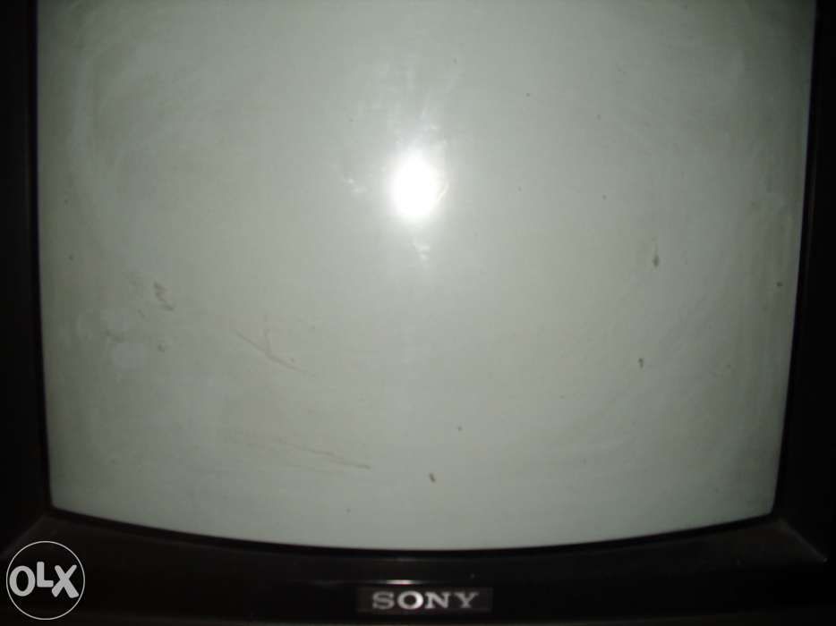 Tv Antiga a cores