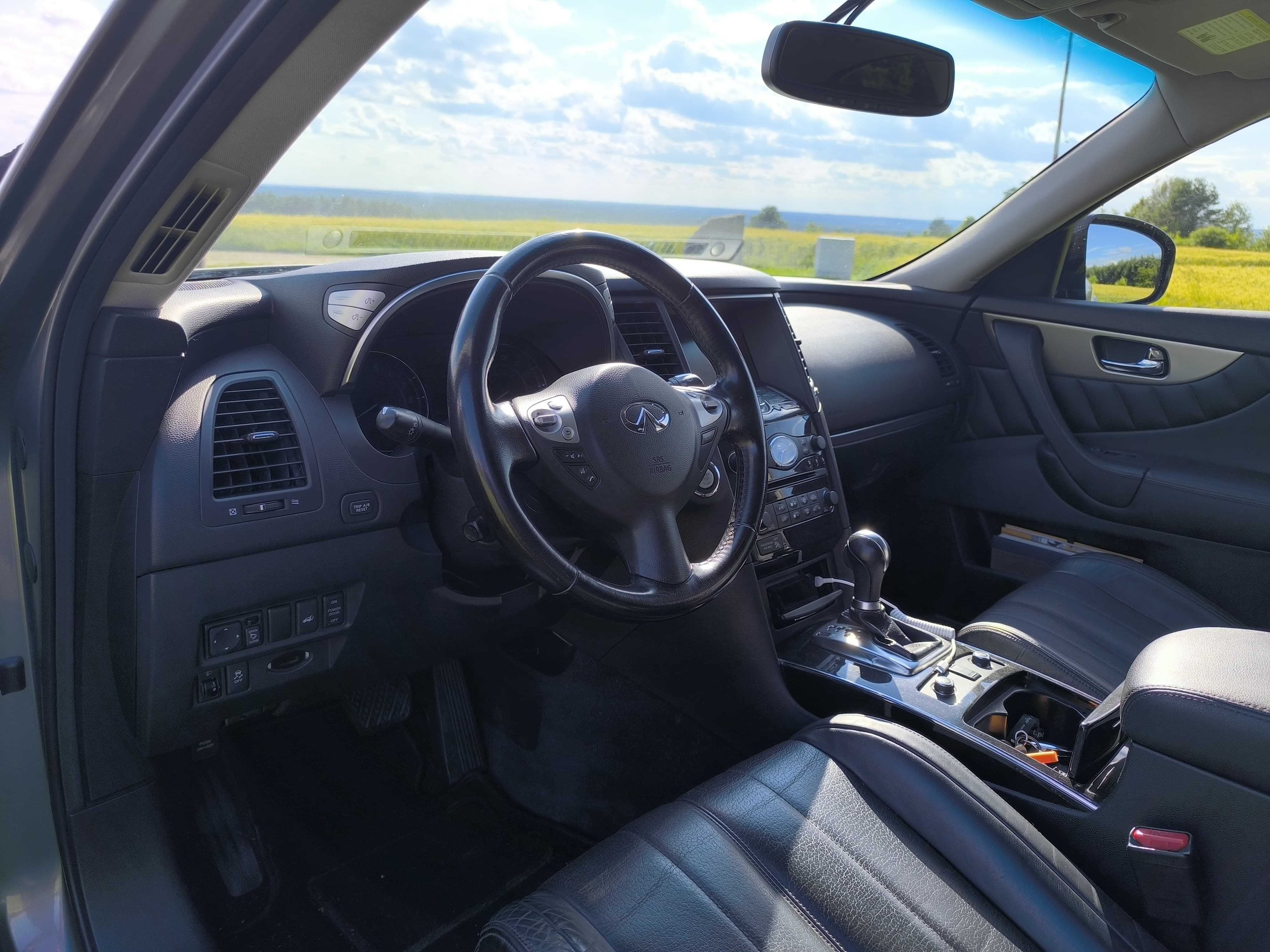 Infiniti QX70 3.7