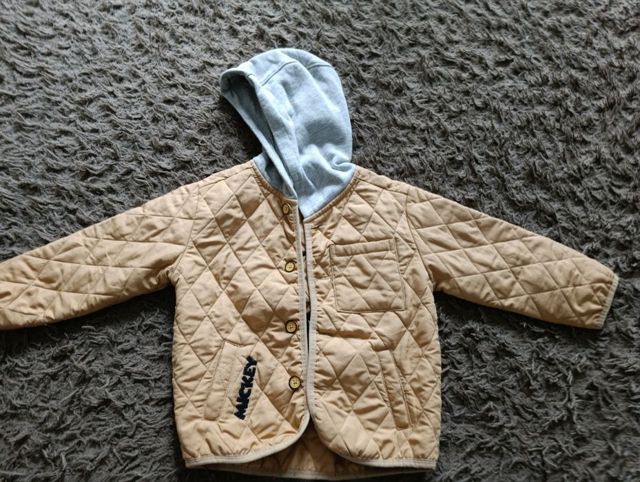 Продам куртку тоненьку