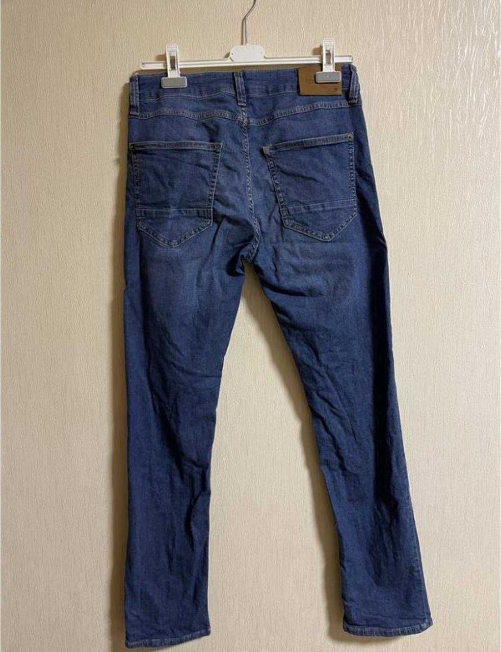 Чоловічі джинси Colin`s