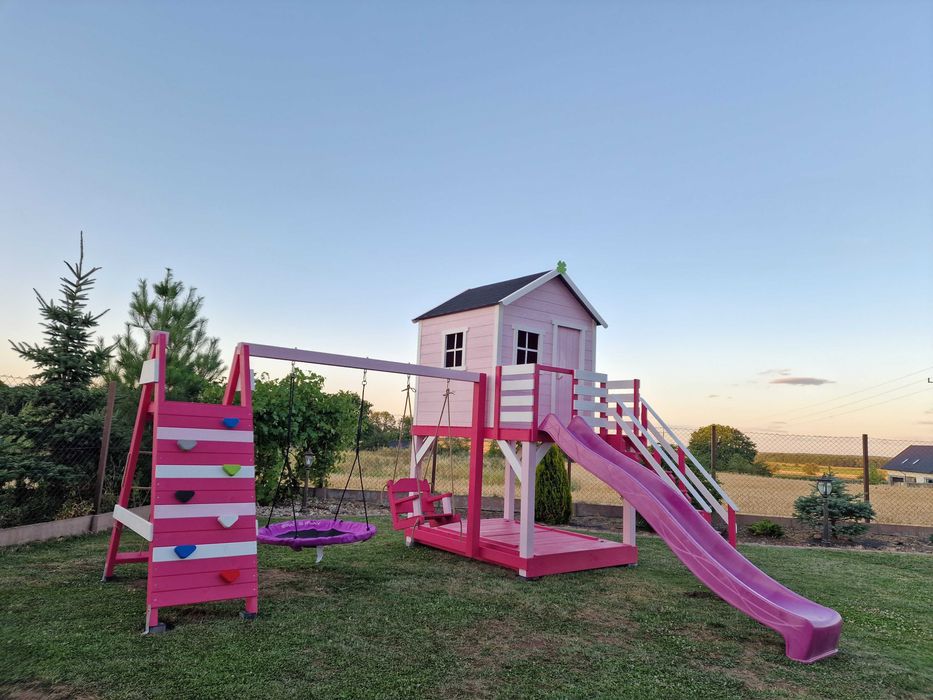 Plac zabaw "prosty" domek dla dzieci. Rozm. L. Huśtawki, wspinaczka