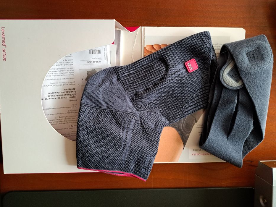 Pé elástico com almofadas MEDi, Pé lado direito, Levamed active Medi